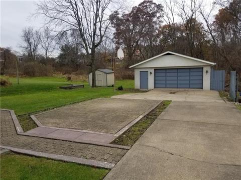 111 Long Dr, Irwin, PA 15642 photo 21