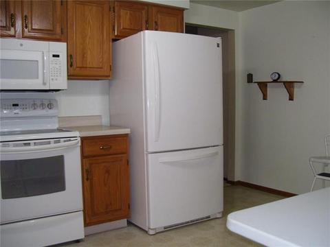 607 Maple Ave, New Eagle, PA 15067 photo 11