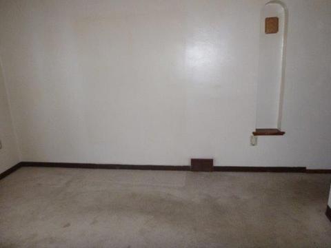 1015 Wolfe Dr, North Braddock, PA 15104 photo 4