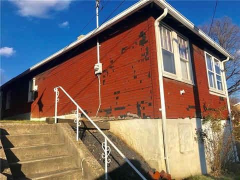 531 Willow St, Springdale, PA 15144 photo 7