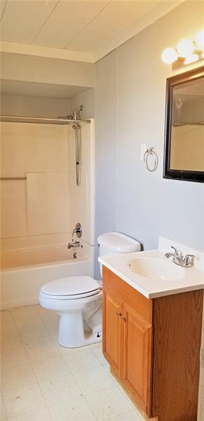 216 E 2nd St, Derry, PA 15627 photo 9
