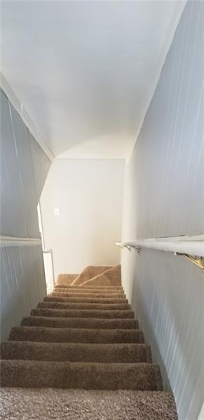 216 E 2nd St, Derry, PA 15627 photo 8