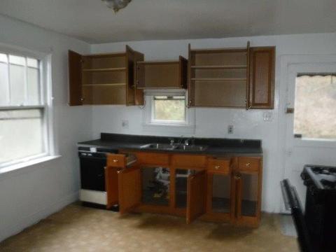 1719 Brinton Ave, North Braddock, PA 15104 photo 4