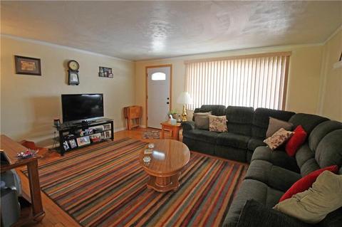 1180 Robbie Dr, Irwin, PA 15642 photo 5