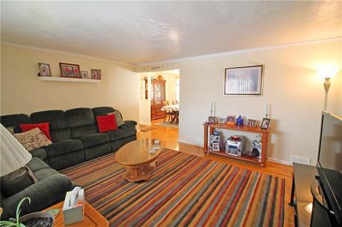 1180 Robbie Dr, Irwin, PA 15642 photo 4