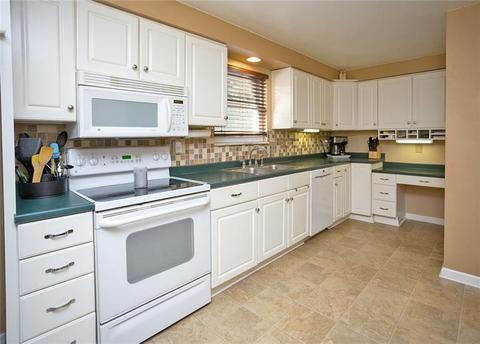2942 Arrowhead Ct, Export, PA 15632 photo 6