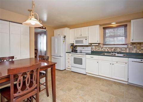2942 Arrowhead Ct, Export, PA 15632 photo 7