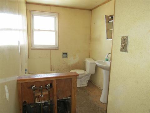 157 E Second St, Derry, PA 15627 photo 10