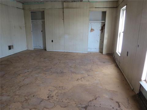 157 E Second St, Derry, PA 15627 photo 4