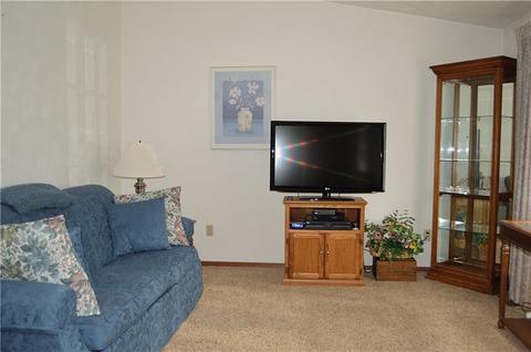 2898 Dirling Ln, Irwin, PA 15642 photo 7