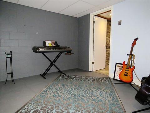 14304 Roberta Dr, Irwin, PA 15642 photo 23