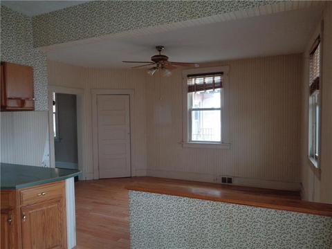 525 Pine St, Ambridge, PA 15003 photo 5