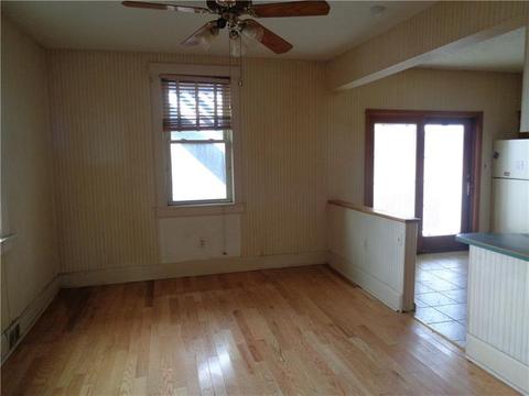 525 Pine St, Ambridge, PA 15003 photo 4