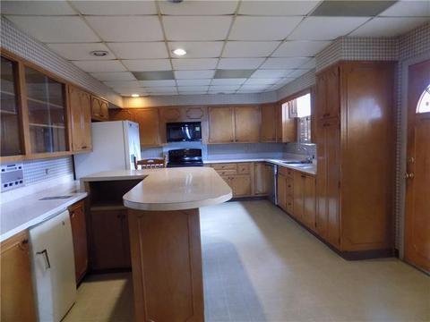 107 Custer Ave, Vandergrift, PA 15690 photo 3