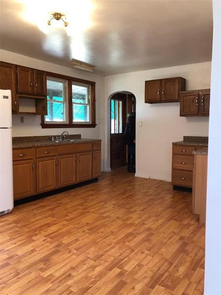 143 E 2nd St, Derry, PA 15627 photo 2