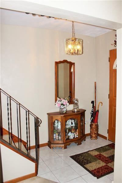 302 Fleet St, Braddock, PA 15104 photo 4