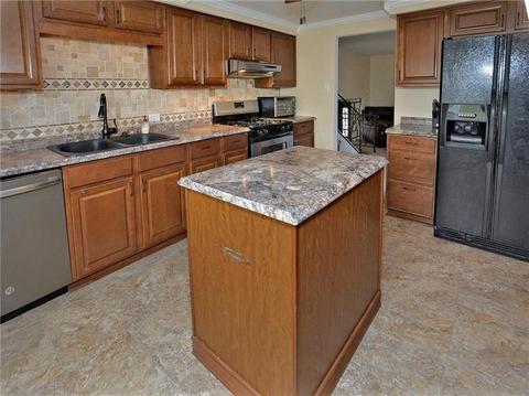 19 Dover Rd, Irwin, PA 15642 photo 3