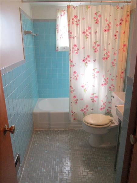 113 Mills Ave, Braddock, PA 15104 photo 3