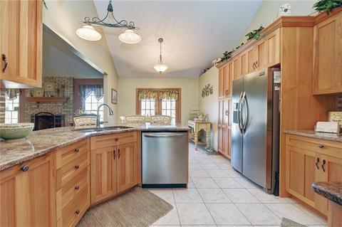 109 Oakcrest Dr, Monaca, PA 15061 photo 9