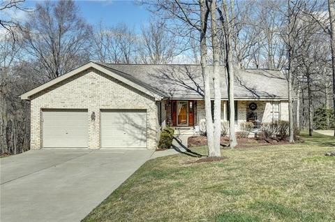 109 Oakcrest Dr, Monaca, PA 15061 photo 1
