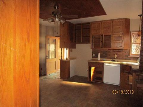 228 Pine Dr, Carnot-moon, PA 15108 photo 2
