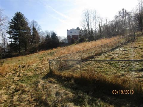 228 Pine Dr, Carnot-moon, PA 15108 photo 3