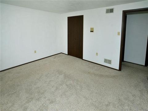 140 Chris Dr, Irwin, PA 15642 photo 15
