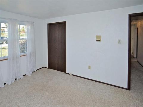 140 Chris Dr, Irwin, PA 15642 photo 17