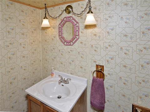 140 Chris Dr, Irwin, PA 15642 photo 20