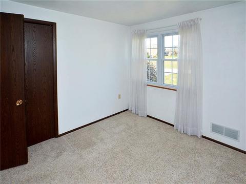 140 Chris Dr, Irwin, PA 15642 photo 14