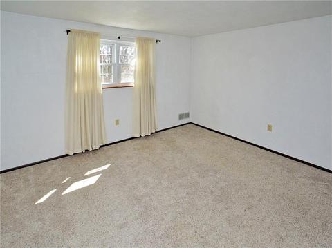 140 Chris Dr, Irwin, PA 15642 photo 16