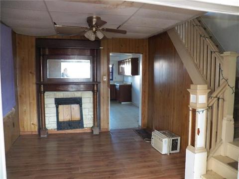533 Jackson Ave, Vandergrift, PA 15690 photo 3