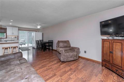 232 Pine Dr, Coraopolis, PA 15108 photo 5
