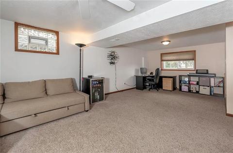 232 Pine Dr, Coraopolis, PA 15108 photo 16