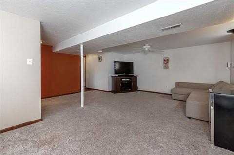 232 Pine Dr, Coraopolis, PA 15108 photo 18