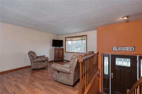 232 Pine Dr, Coraopolis, PA 15108 photo 3