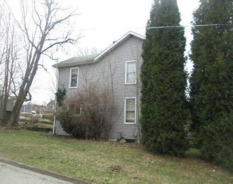 318 E 2nd Ave, Derry, PA 15627 photo 4