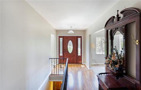 4946 Simmons Cir, Export, PA 15632 photo 5