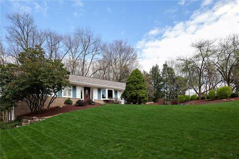 4946 Simmons Cir, Export, PA 15632 photo 2