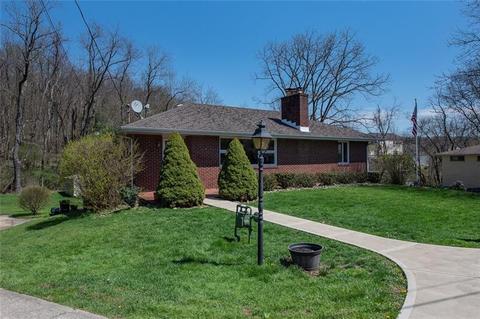2856 Sunset Cir, Export, PA 15632 photo 2