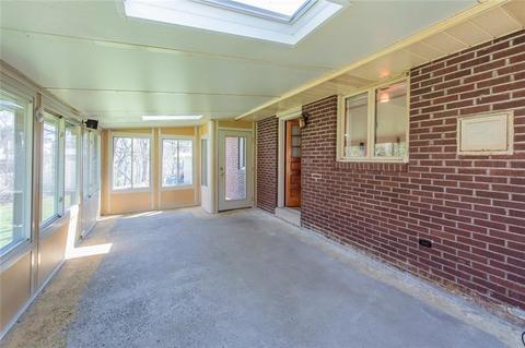 2856 Sunset Cir, Export, PA 15632 photo 9