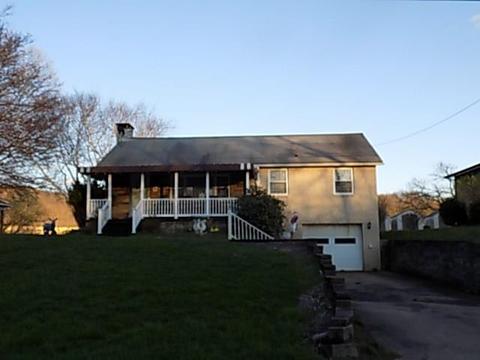 3040 River Rd, Vandergrift, PA 15690 photo 1