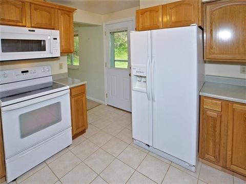 220 Durst Rd, Irwin, PA 15642 photo 5