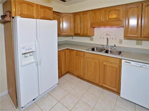 220 Durst Rd, Irwin, PA 15642 photo 2
