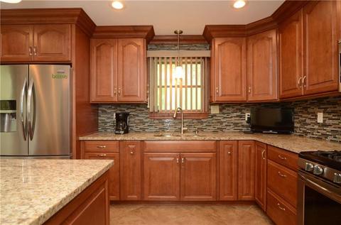 597 Spring Ln, Beaver, PA 15009 photo 4