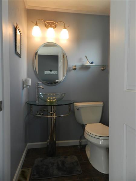 107 E Adams Ave, Vandergrift, PA 15690 photo 13