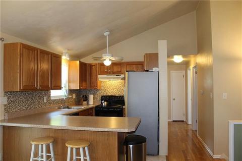 11 Concord Dr, Irwin, PA 15642 photo 2