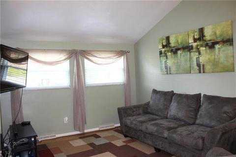 11 Concord Dr, Irwin, PA 15642 photo 7