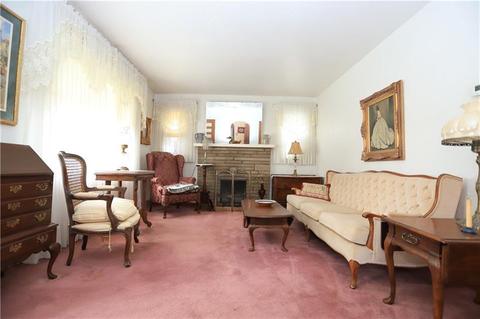 900 9th Ave, Irwin, PA 15642 photo 4