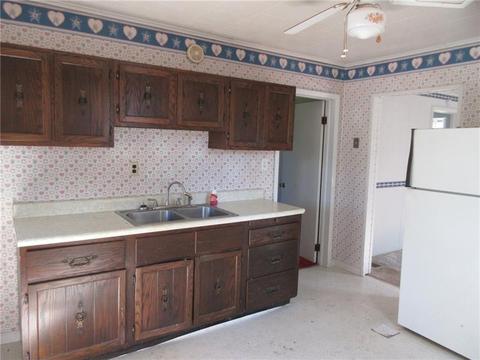 816 John St, Smith, PA 15054 photo 5